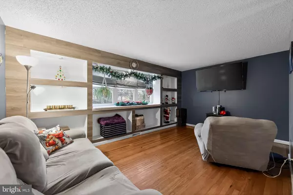 Stratford, NJ 08084,140 LAUREBA AVE