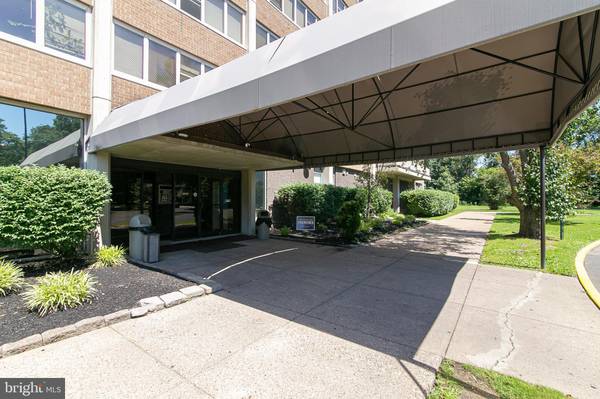 405 BARCLAY TOWERS, Cherry Hill, NJ 08034