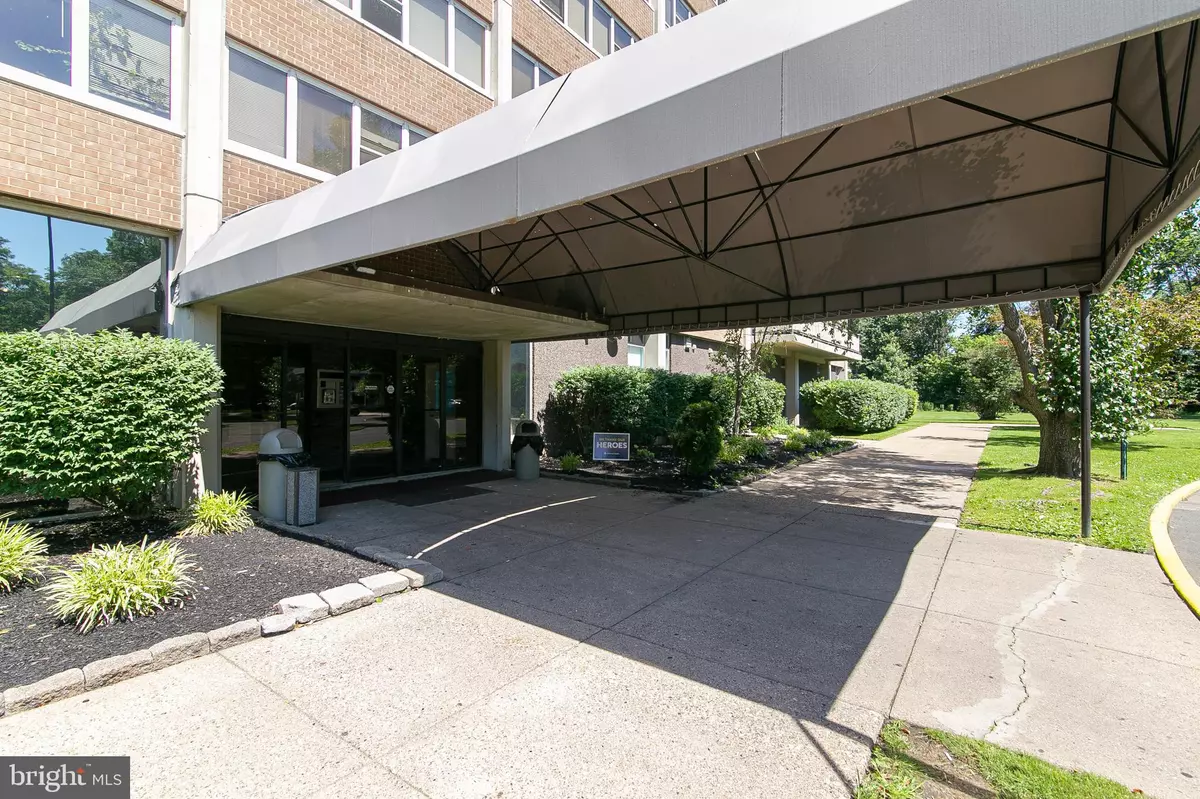 Cherry Hill, NJ 08034,405 BARCLAY TOWERS