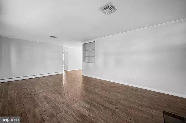 Lutherville Timonium, MD 21093,2112 SUBURBAN GREENS DR