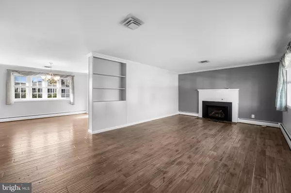 Lutherville Timonium, MD 21093,2112 SUBURBAN GREENS DR