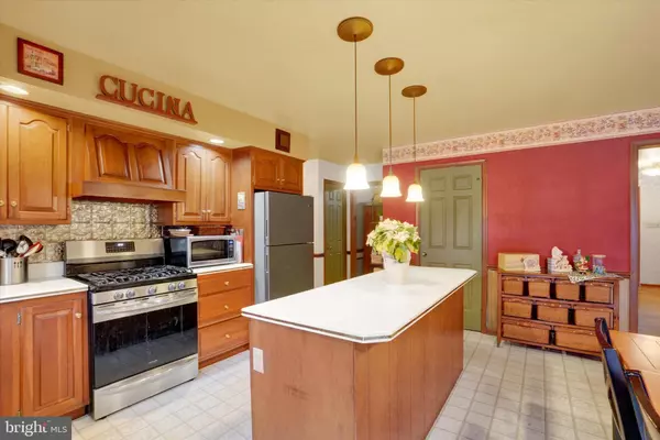 York, PA 17408,2035 PARKTON LN