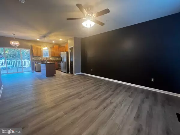 Glen Burnie, MD 21060,7738 TIMBERCROSS LN