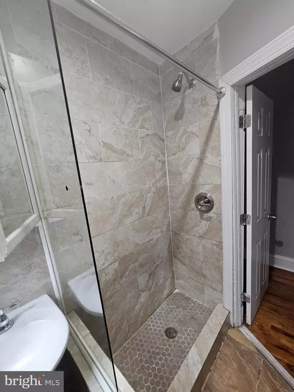 Philadelphia, PA 19132,1528 W OAKDALE ST