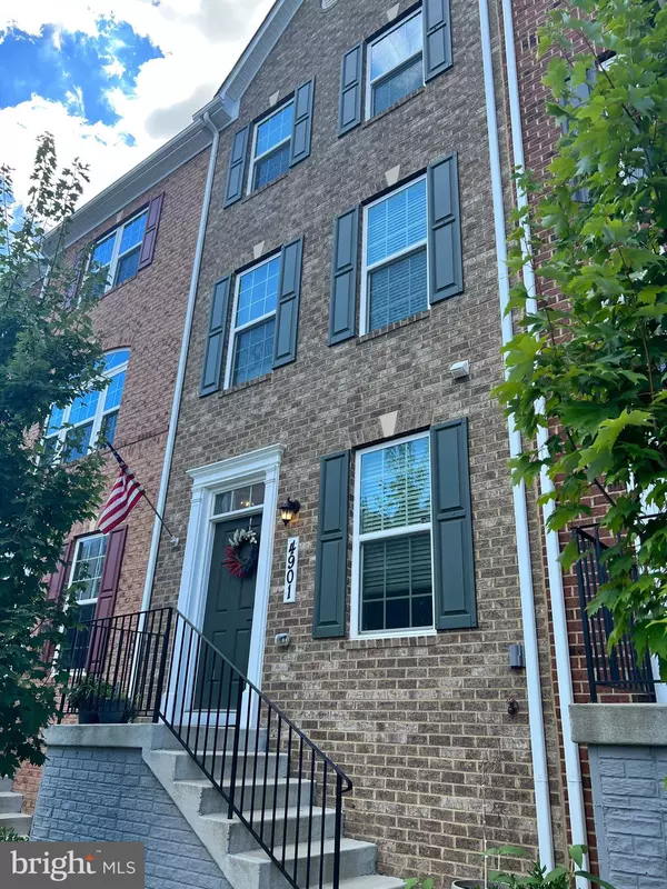 4901 CREST VIEW DR, Hyattsville, MD 20782