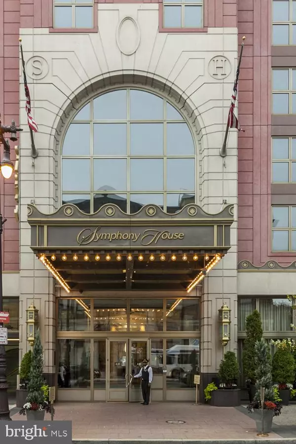 Philadelphia, PA 19146,440 S BROAD ST #1004