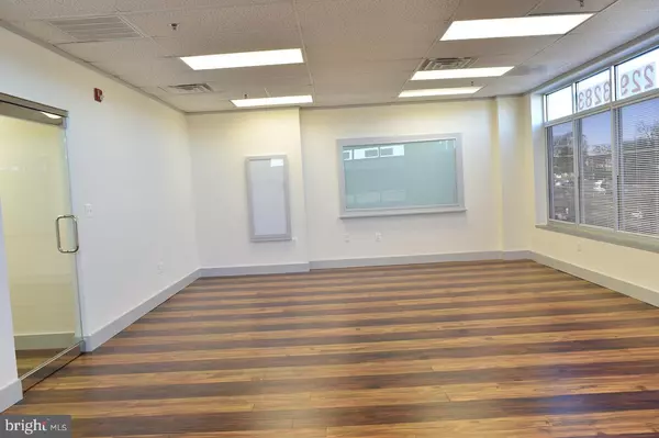 Centreville, VA 20121,14631 ROUTE 29 #301