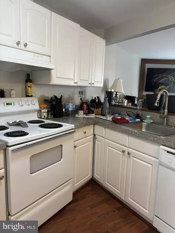 Reston, VA 20191,11186 SILENTWOOD LN