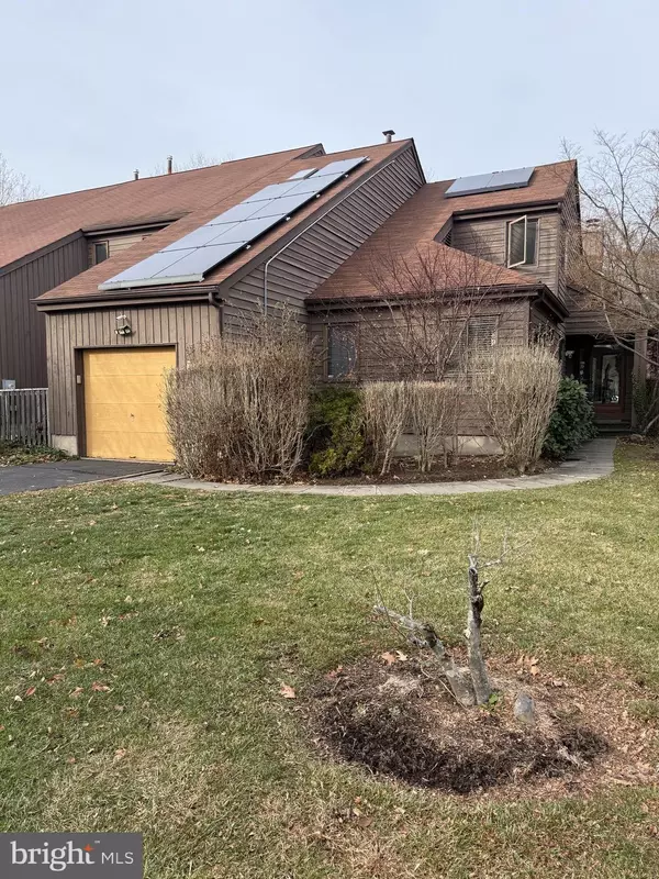 18 JACOB CT, Trenton, NJ 08628