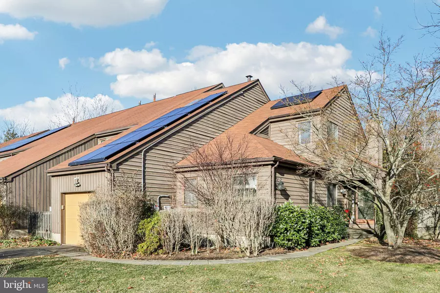 18 JACOB CT, Trenton, NJ 08628