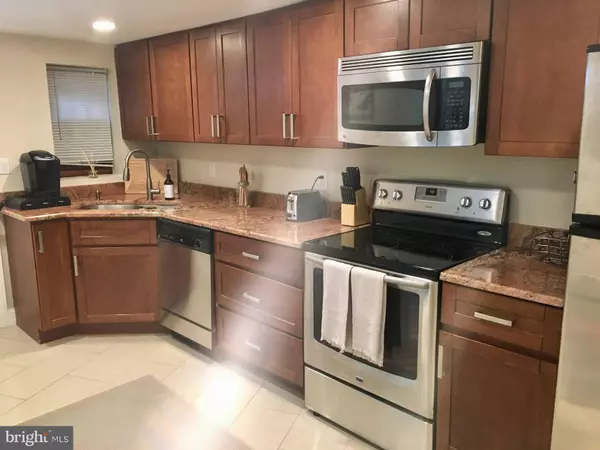 Washington, DC 20003,1242 PENNSYLVANIA AVE SE