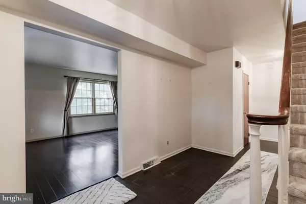 Glenside, PA 19038,705 FALCON DR