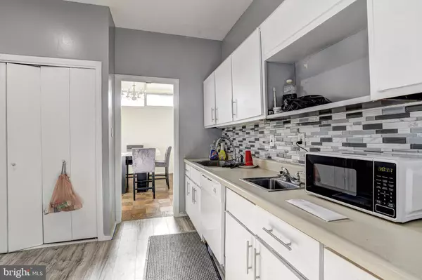 Baltimore, MD 21215,6606 PARK HEIGHTS AVE #111