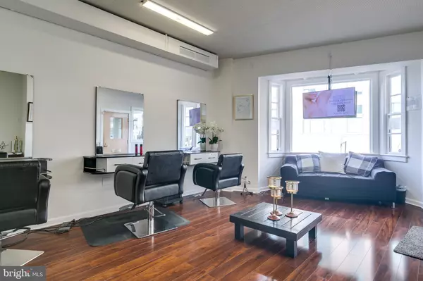 Arlington, VA 22201,2420 WILSON BLVD