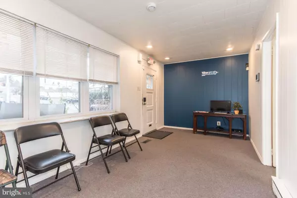 Philadelphia, PA 19111,7631 ALGON AVE