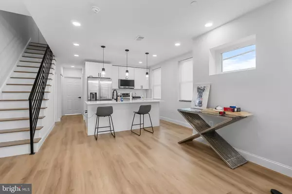 Philadelphia, PA 19121,1242 N 15TH ST #2