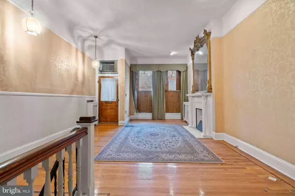 Baltimore, MD 21218,2905 SAINT PAUL ST