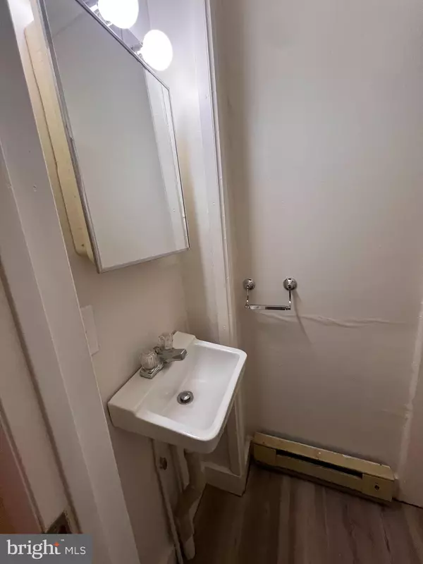 Charles Town, WV 25414,204 N WEST ST