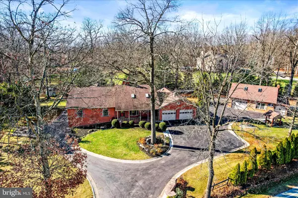 320 DUBS CHURCH RD, Hanover, PA 17331