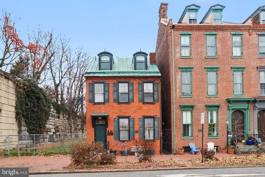 329 S FRONT ST, Harrisburg, PA 17104