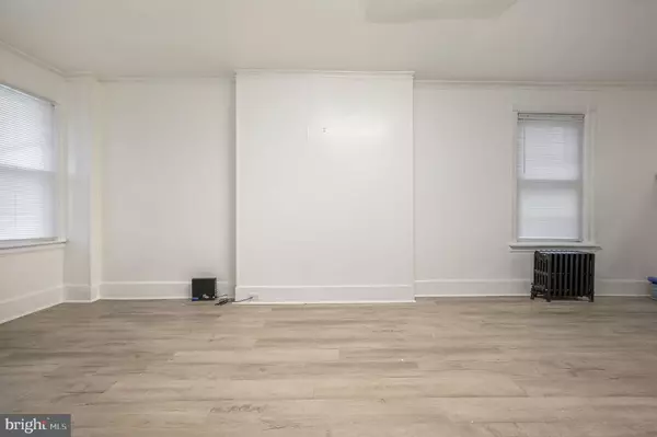 Wilmington, DE 19805,617 MARYLAND AVE