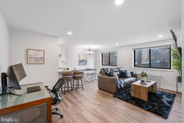 8601 MANCHESTER RD #220, Silver Spring, MD 20901