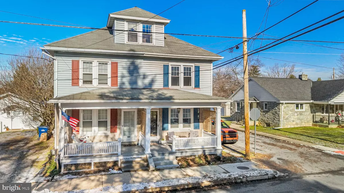 Lititz, PA 17543,19 E 2ND AVE