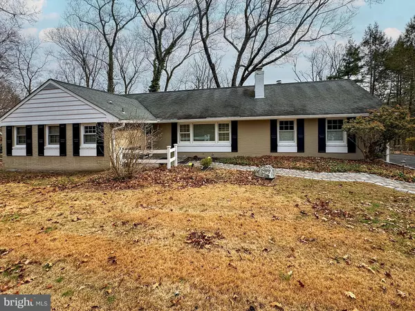 18 FORREST BLEND DR, Titusville, NJ 08560