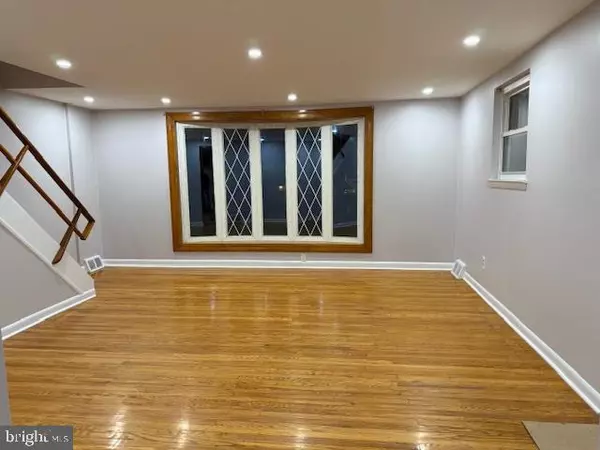 Philadelphia, PA 19114,9304 LANSFORD ST