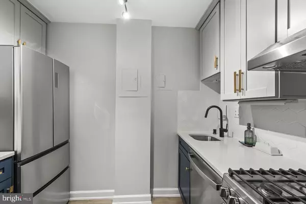 Arlington, VA 22209,1111 ARLINGTON BLVD #318