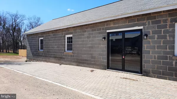 7459 JOHN MARSHALL HWY #2, Marshall, VA 20115