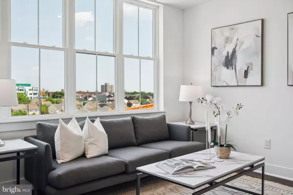 Philadelphia, PA 19123,813 N BROAD ST #UNIT 216