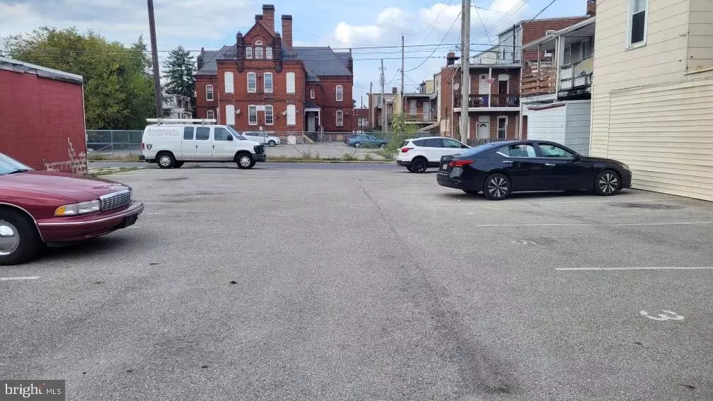 York, PA 17401,614 W CLARKE AVE #13