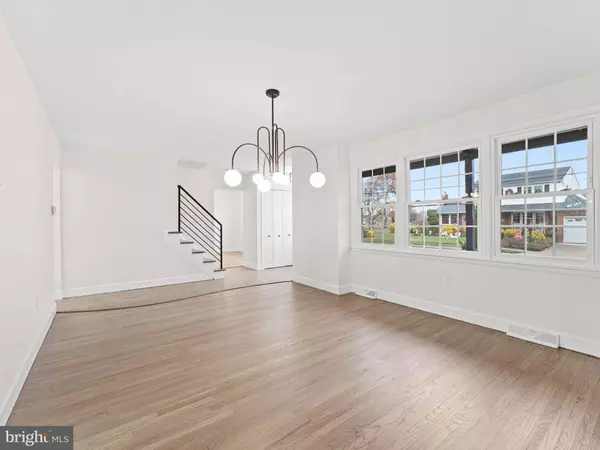 Pennsauken, NJ 08109,2543 BURNING TREE RD