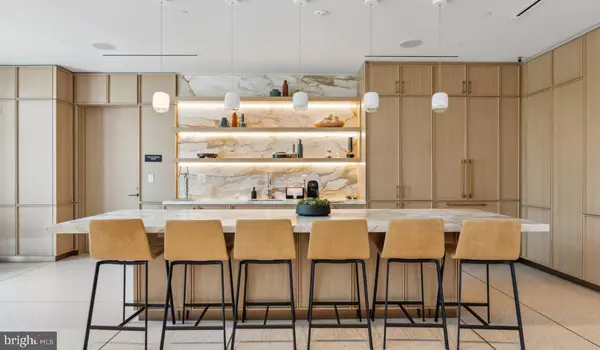 10511 STRATHMORE HALL ST #0B-3B-401, North Bethesda, MD 20852