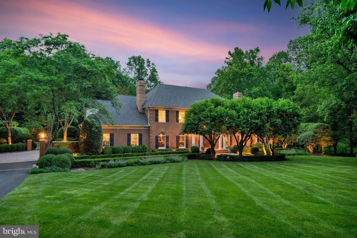 Mclean, VA 22102,8014 GREENWICH WOODS DR