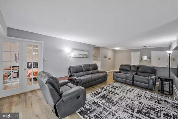 Alexandria, VA 22304,309 YOAKUM PKWY #807