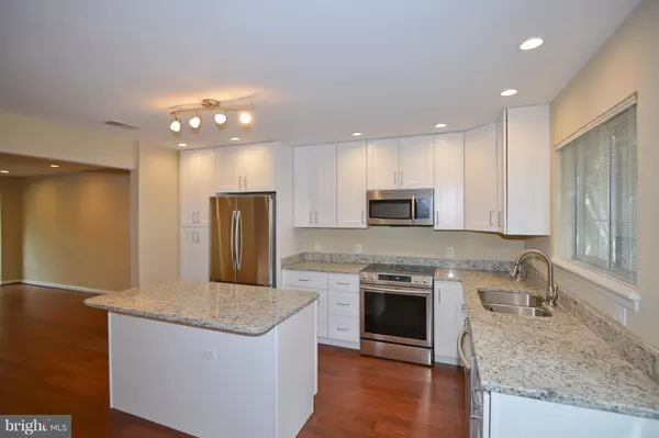 Fairfax, VA 22033,13107 ENGLISHWOOD LN