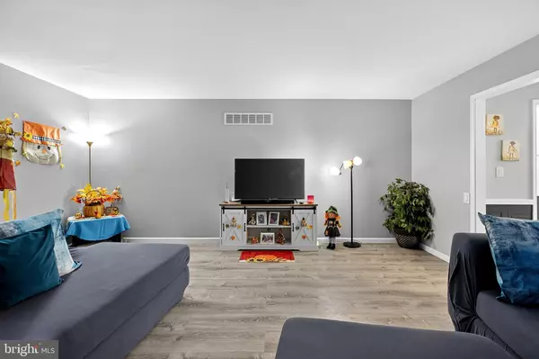 Newark, DE 19711,7 DEER TRACK LN