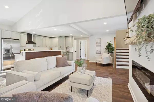 Levittown, PA 19055,27 ALMOND LN