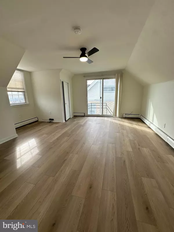 108 N CHESTER PIKE #D, Glenolden, PA 19036