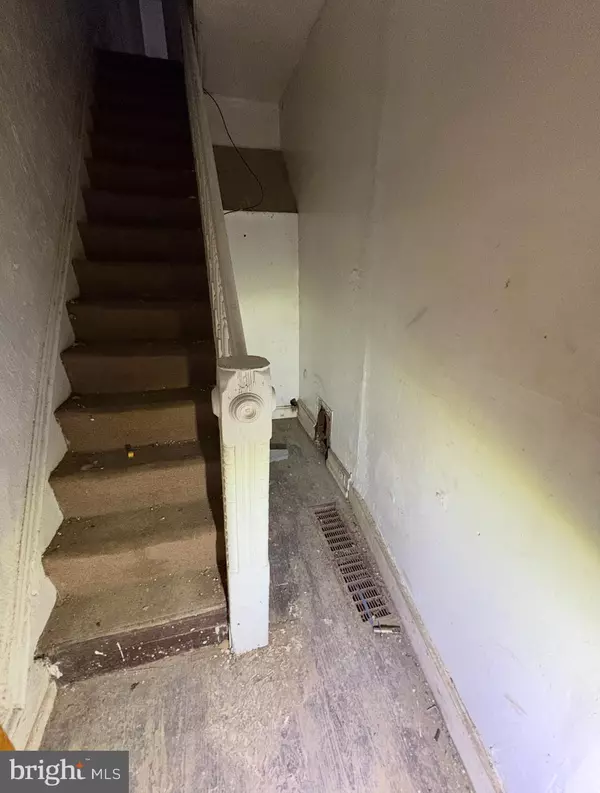 Philadelphia, PA 19140,1423 W PACIFIC ST