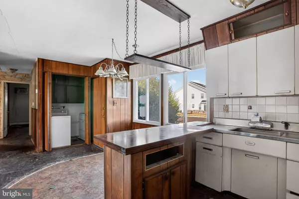 Levittown, PA 19055,6 FIELD LN