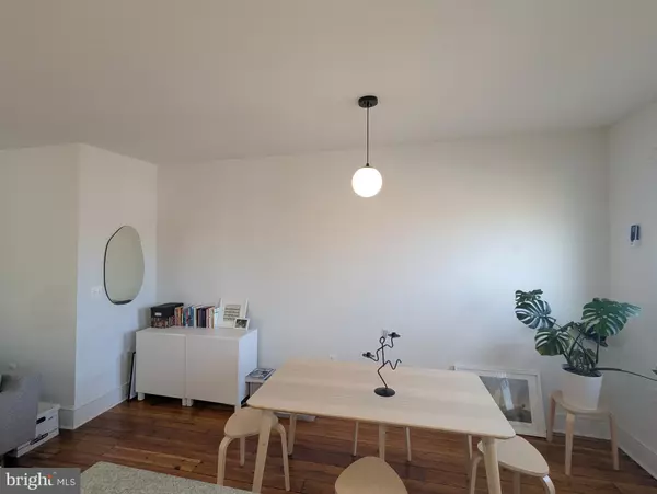 Philadelphia, PA 19130,2728 W GIRARD AVE #3