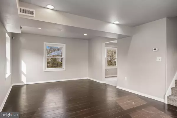 Willingboro, NJ 08046,15 MARBLESTONE LN