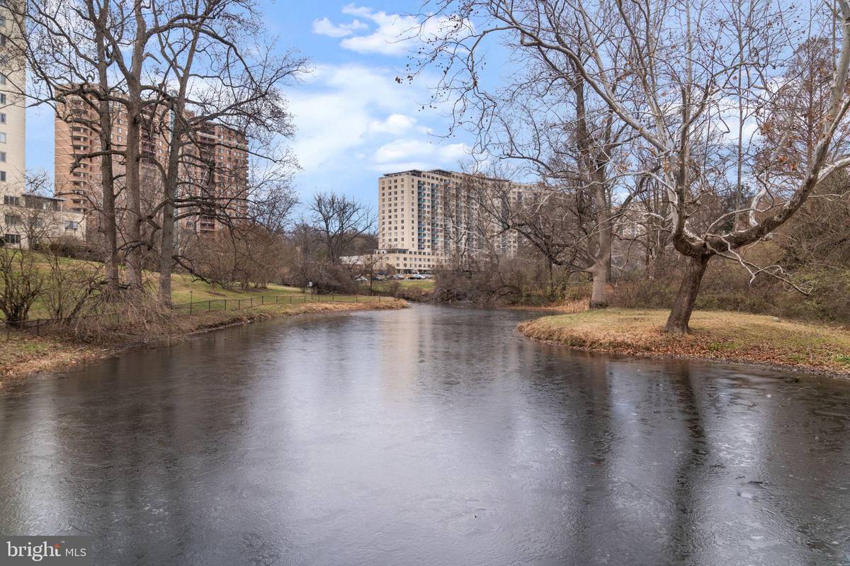 Rockville, MD 20852,10228 ROCKVILLE PIKE #402