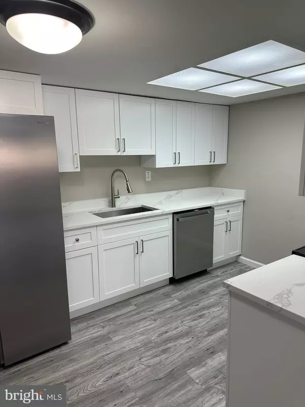 Willingboro, NJ 08046,2 RUSCOMBE CT