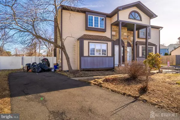 Dayton, NJ 08810,26 ISAAC DR