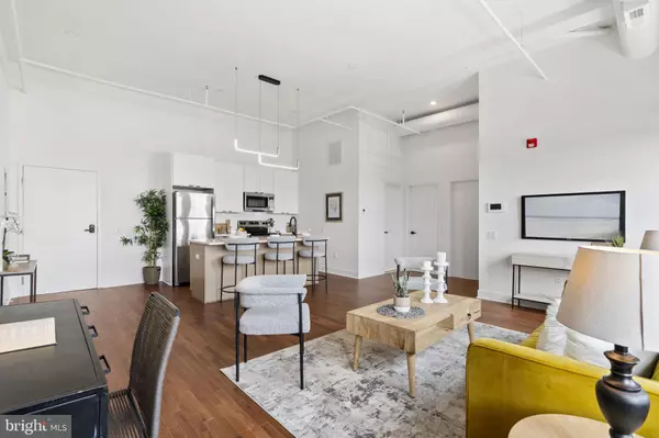 Philadelphia, PA 19127,240 HERMITAGE ST #202