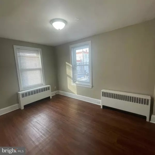 Philadelphia, PA 19131,4971 KERSHAW ST #4